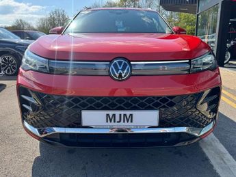 VOLKSWAGEN TIGUAN 2.0 TDI R-Line SUV 5dr Diesel DSG Euro 6 (s/s) (150 ps) * HUGE S