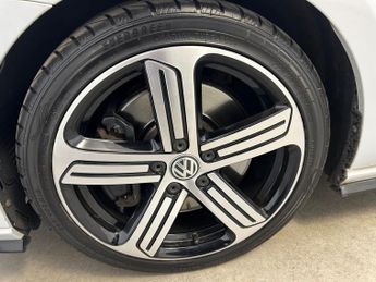 VOLKSWAGEN GOLF 2.0 TSI R Hatchback 5dr Petrol DSG 4Motion Euro 6 (s/s) (310 ps)