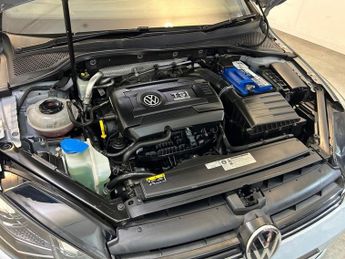 VOLKSWAGEN GOLF 2.0 TSI R Hatchback 5dr Petrol DSG 4Motion Euro 6 (s/s) (310 ps)