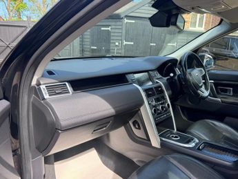 LAND ROVER DISCOVERY SPORT 2.0 TD4 HSE SUV 5dr Diesel Auto 4WD Euro 6 (s/s) (180 ps)