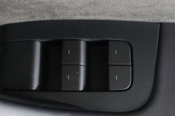 TESLA Model 3 (Dual Motor) Performance Auto 4WDE 4dr (Performance Upgrade)