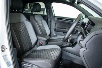 VOLKSWAGEN T-ROC 1.5 TSI R-Line SUV 5dr Petrol DSG Euro 6 (s/s) (150 ps)