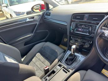 VOLKSWAGEN GOLF 2.0 TDI BlueMotion Tech GT Hatchback 5dr Diesel DSG Euro 5 (s/s)