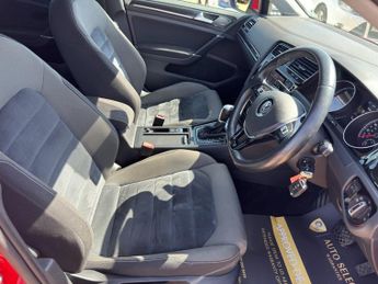VOLKSWAGEN GOLF 2.0 TDI BlueMotion Tech GT Hatchback 5dr Diesel DSG Euro 5 (s/s)