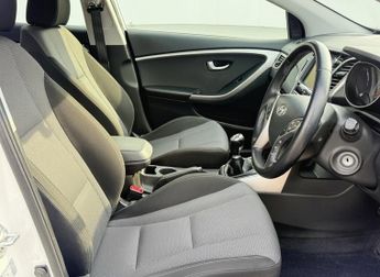 HYUNDAI I30 1.6 CRDi Blue Drive SE Nav Hatchback 5dr Diesel Manual Euro 6 (s