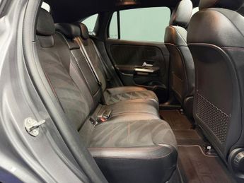 MERCEDES-BENZ EQA EQA 250 66.5kWh AMG Line (Premium) SUV 5dr Electric Auto (190 ps