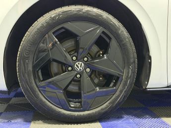 VOLKSWAGEN ID.3 Pro Performance 58kWh 1ST Edition Hatchback 5dr Electric Auto (2