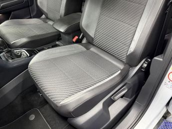 VOLKSWAGEN T-ROC 1.5 TSI GPF EVO R-Line SUV 5dr Petrol DSG Euro 6 (s/s) (150 ps)