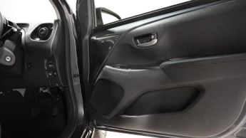 TOYOTA AYGO 1.0 VVT-i x-play Hatchback 5dr Petrol x-shift Euro 6 (Safety Sen