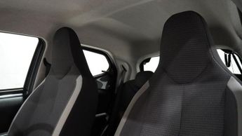 TOYOTA AYGO 1.0 VVT-i x-play Hatchback 5dr Petrol x-shift Euro 6 (Safety Sen