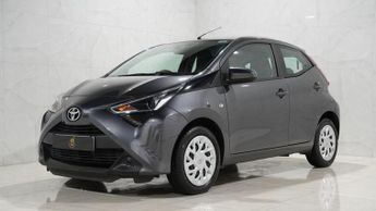 TOYOTA AYGO 1.0 VVT-i x-play Hatchback 5dr Petrol x-shift Euro 6 (Safety Sen