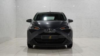 TOYOTA AYGO 1.0 VVT-i x-play Hatchback 5dr Petrol x-shift Euro 6 (Safety Sen