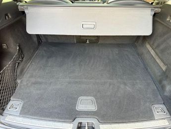 VOLVO XC60 2.0h T8 Twin Engine 10.4kWh R-Design Pro SUV 5dr Petrol Plug-in 