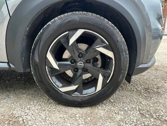 NISSAN JUKE 1.6 N-Connecta SUV 5dr Petrol Hybrid Auto 