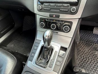 VOLKSWAGEN PASSAT 2.0 TDI BlueMotion Tech SE Estate 5dr Diesel DSG Euro 5 (s/s) (1