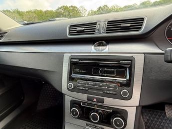 VOLKSWAGEN PASSAT 2.0 TDI BlueMotion Tech SE Estate 5dr Diesel DSG Euro 5 (s/s) (1