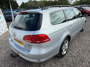 VOLKSWAGEN PASSAT 2.0 TDI BlueMotion Tech SE Estate 5dr Diesel DSG Euro 5 (s/s) (1