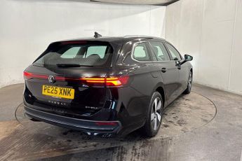 VOLKSWAGEN PASSAT 1.5 TSI eHybrid 19.7kWh Life Estate 5dr Petrol Plug-in Hybrid DS