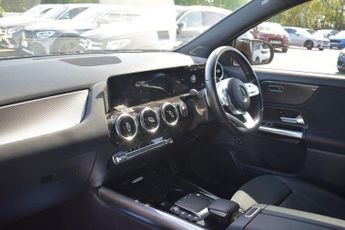 MERCEDES-BENZ GLA 2.0 GLA200d AMG Line (Executive) SUV 5dr Diesel 8G-DCT Euro 6 (s