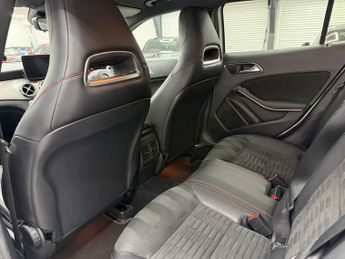 MERCEDES-BENZ 180 1.6 GLA200 AMG Line SUV 5dr Petrol 7G-DCT Euro 6 (s/s) (156 ps)