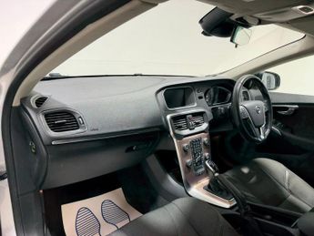 VOLVO V40 CROSS COUNTRY 1.5 T3 GPF Nav Plus Hatchback 5dr Petrol Auto Euro 6 (s/s) (152 
