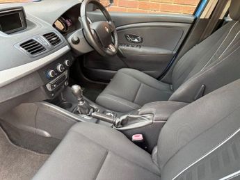 RENAULT MEGANE 1.5 dCi Dynamique TomTom Sport Tourer 5dr Diesel Manual Euro 5 (