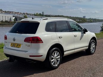 VOLKSWAGEN TOUAREG 3.0 TDI V6 SE SUV 5dr Diesel Tiptronic 4WD Euro 5 (s/s) (240 ps)