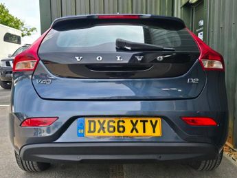 VOLVO V40 2.0 D2 Momentum Hatchback 5dr Diesel Manual Euro 6 (s/s) (120 ps