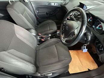 FORD FIESTA 1.0T EcoBoost Titanium Hatchback 5dr Petrol Powershift Euro 6 (1