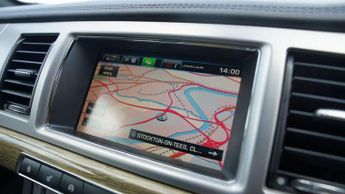 JAGUAR XF 2.2d Premium Luxury Saloon 4dr Diesel Auto Euro 5 (s/s) (163 ps)