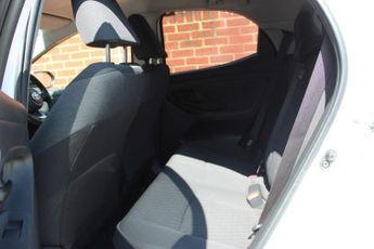 TOYOTA YARIS 1.5 VVT-h Design Hatchback 5dr Petrol Hybrid E-CVT Euro 6 (s/s) 