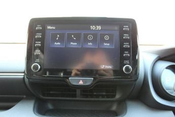 TOYOTA YARIS 1.5 VVT-h Design Hatchback 5dr Petrol Hybrid E-CVT Euro 6 (s/s) 