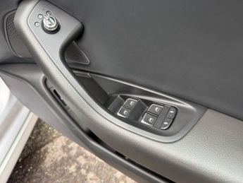 AUDI A6 AVANT 2.0 TDI S LINE ULTRA ESTATE S TRONIC EURO 6 190 BHP