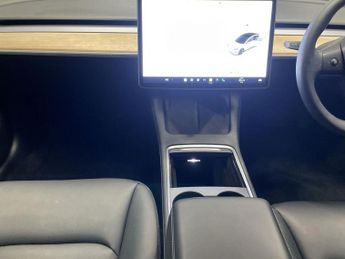 TESLA Model 3 Standard Range Plus Saloon 4dr Electric Auto RWD (241 bhp)