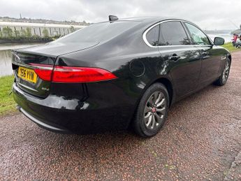 JAGUAR XF 2.0d Portfolio Saloon 4dr Diesel Auto Euro 6 (s/s) (180 ps)