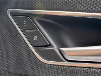 AUDI Q2 1.5 TFSI CoD 35 S line SUV 5dr Petrol S Tronic Euro 6 (s/s) (150
