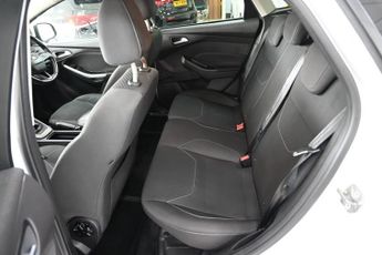 FORD FOCUS 1.5 TDCi Zetec Hatchback 5dr Diesel Manual Euro 6 (s/s) (120 ps)