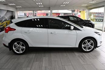 FORD FOCUS 1.5 TDCi Zetec Hatchback 5dr Diesel Manual Euro 6 (s/s) (120 ps)