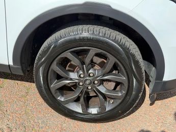 LAND ROVER DISCOVERY SPORT 2.0 TD4 Landmark SUV 5dr Diesel Auto 4WD Euro 6 (s/s) (180 ps)