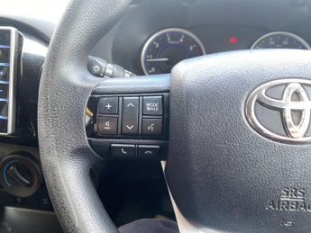TOYOTA HI-LUX 2.4 D-4D Active Pickup Double Cab 4dr Diesel Manual 4WD Euro 6 (