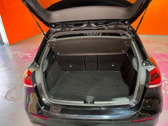 MERCEDES-BENZ A-CLASS 2.0 A200d AMG Line (Premium) Hatchback 5dr Diesel 8G-DCT Euro 6 