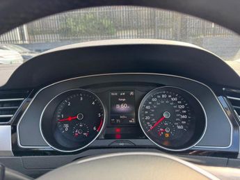 VOLKSWAGEN PASSAT 1.6 TDI SE Business Estate 5dr Diesel Manual Euro 6 (s/s) (120 p