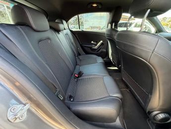 MERCEDES-BENZ A-CLASS 1.3 A200 Sport (Executive) Hatchback 5dr Petrol 7G-DCT Euro 6 (s