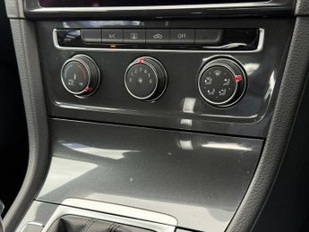 VOLKSWAGEN GOLF 1.5 TSI EVO SE Nav Hatchback 5dr Petrol DSG Euro 6 (s/s) (130 ps