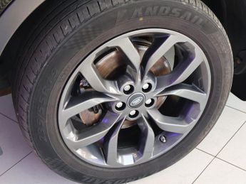 LAND ROVER DISCOVERY SPORT 2.0 TD4 Landmark SUV 5dr Diesel Auto 4WD Euro 6 (s/s) (180 ps)