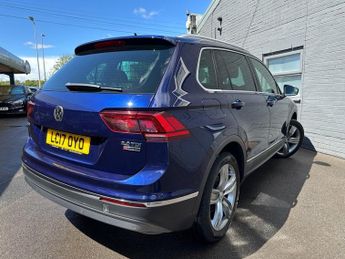 VOLKSWAGEN TIGUAN 2.0 TDI BlueMotion Tech SEL SUV 5dr Diesel Manual 4Motion Euro 6