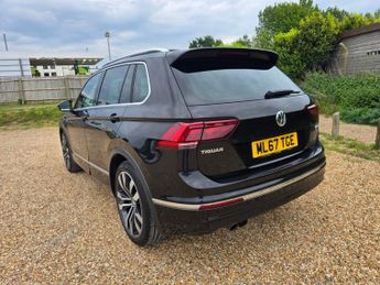 VOLKSWAGEN TIGUAN 2.0 TSI R-Line SUV 5dr Petrol DSG 4Motion Euro 6 (s/s) (180 ps)