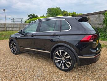 VOLKSWAGEN TIGUAN 2.0 TSI R-Line SUV 5dr Petrol DSG 4Motion Euro 6 (s/s) (180 ps)