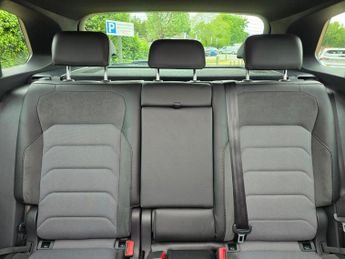 VOLKSWAGEN TIGUAN 2.0 TSI R-Line SUV 5dr Petrol DSG 4Motion Euro 6 (s/s) (180 ps)