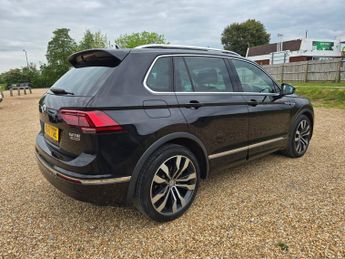 VOLKSWAGEN TIGUAN 2.0 TSI R-Line SUV 5dr Petrol DSG 4Motion Euro 6 (s/s) (180 ps)